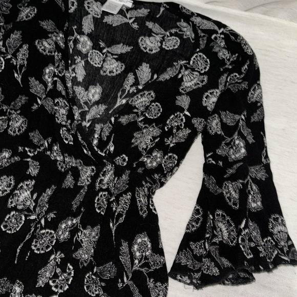 Floral Romper - Picture 3 of 4